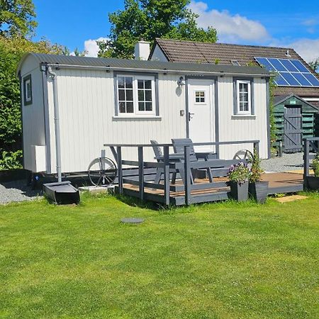 Small Cozy Shepherd Hut 20 By 7 Feet With Boxed In High Double Bed Balmacara Exteriér fotografie