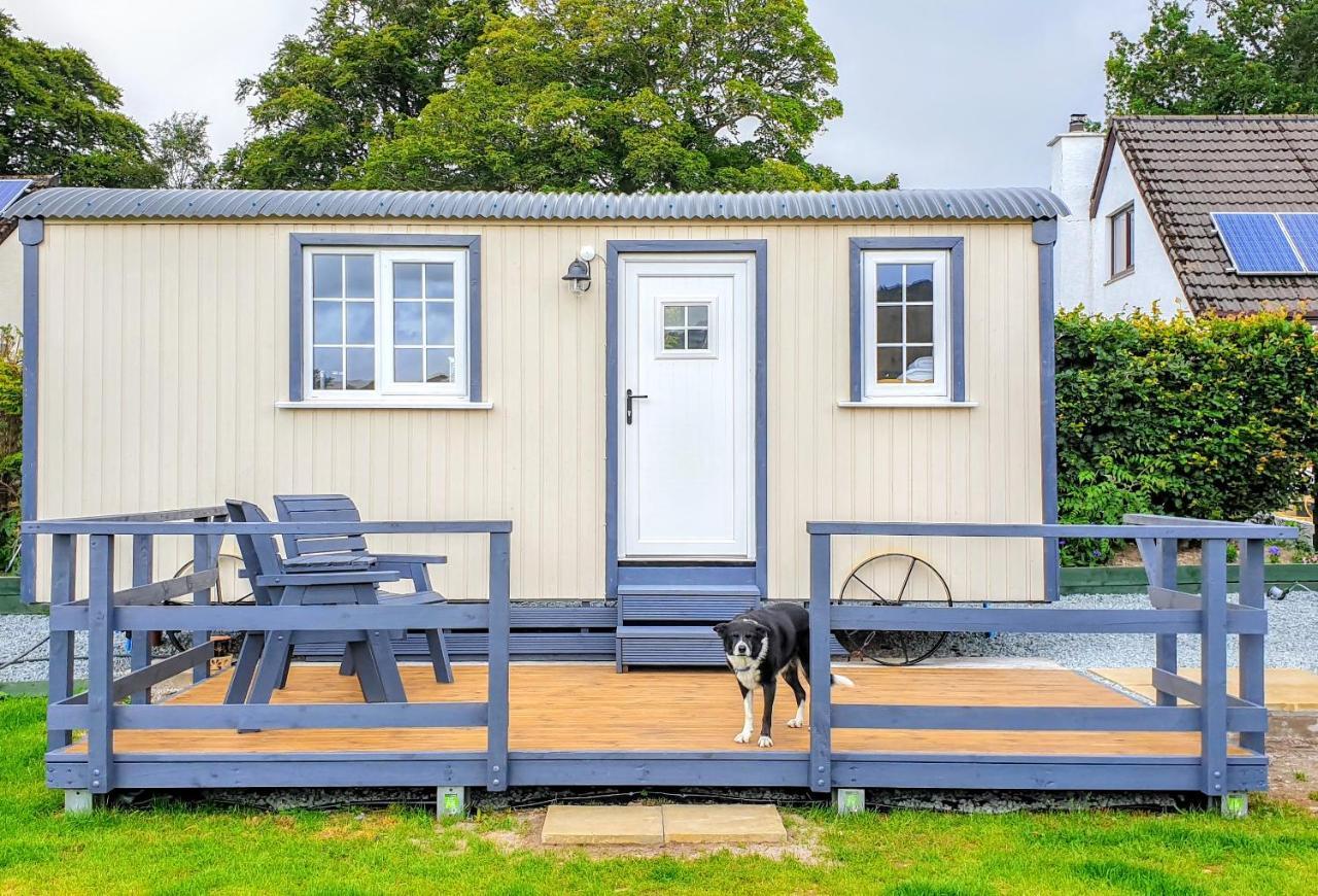 Small Cozy Shepherd Hut 20 By 7 Feet With Boxed In High Double Bed Balmacara Exteriér fotografie
