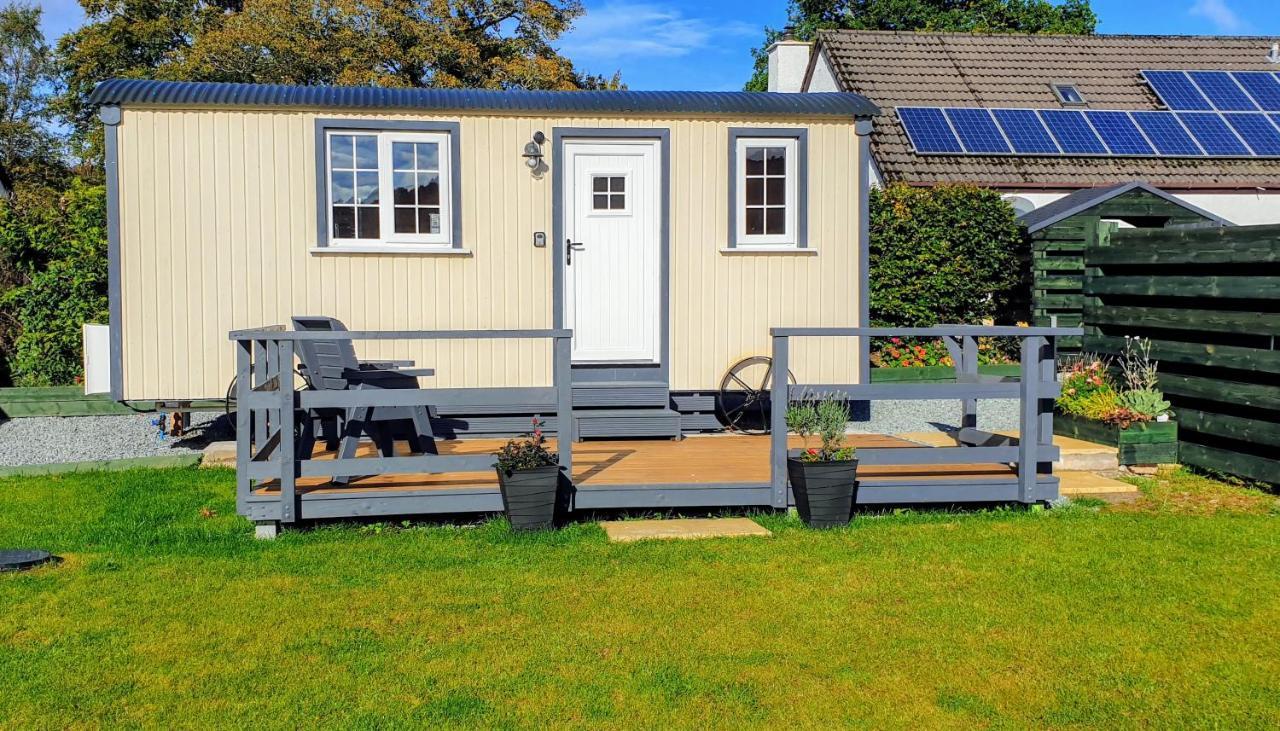 Small Cozy Shepherd Hut 20 By 7 Feet With Boxed In High Double Bed Balmacara Exteriér fotografie