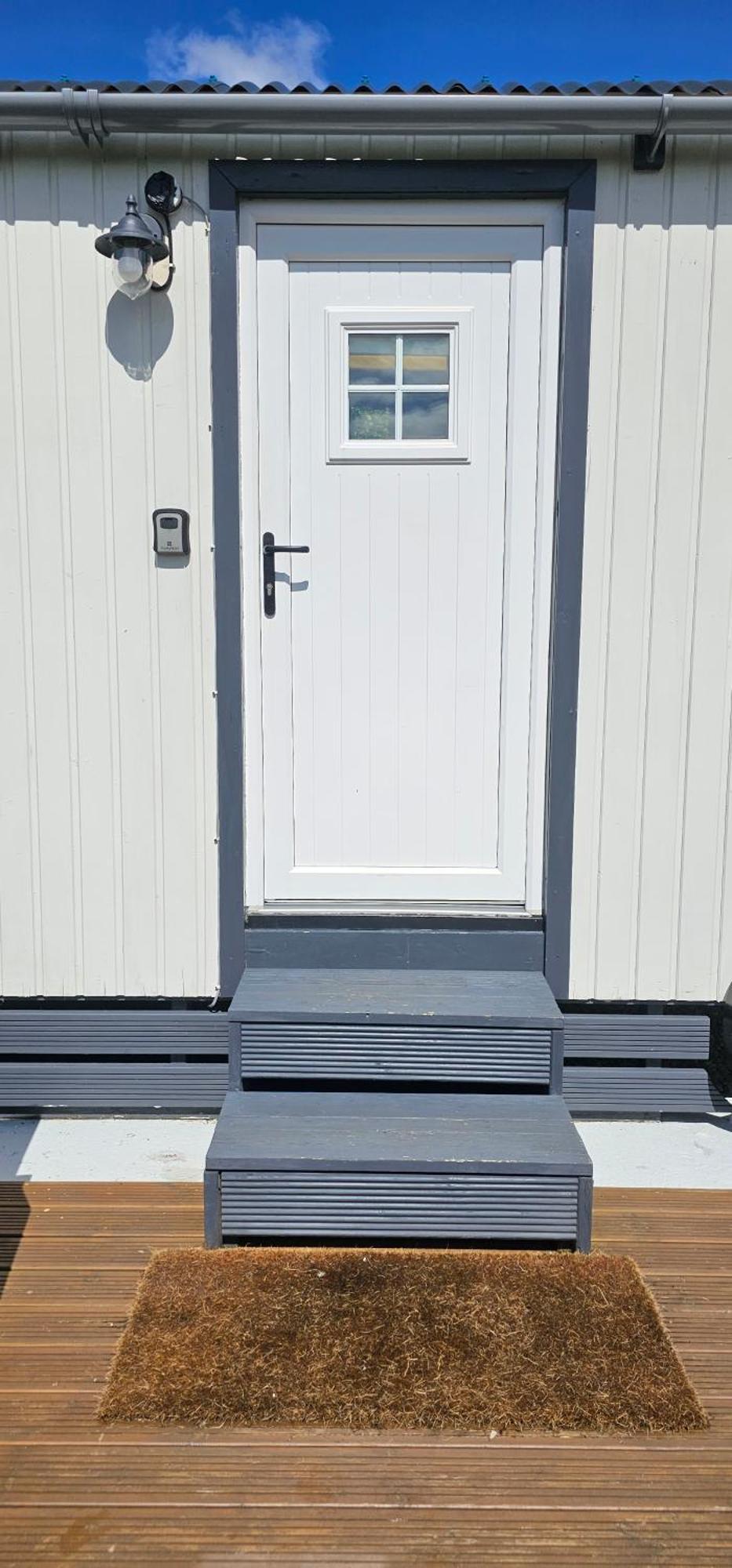 Small Cozy Shepherd Hut 20 By 7 Feet With Boxed In High Double Bed Balmacara Exteriér fotografie
